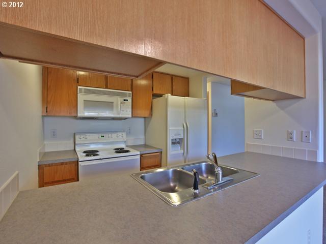 17665 Southwest Alexander Street Aloha, OR 97003 - Photo 3 of 12 Gallery Image 3