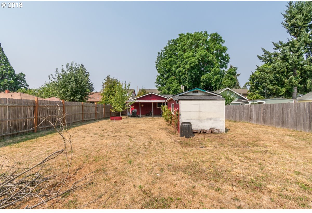 1275 Grove Street Lebanon, OR 97355 - Photo 31 of 32 Gallery Image 31