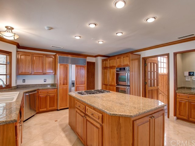 7 Sunpeak Irvine, CA 92603 - Photo 11 of 32