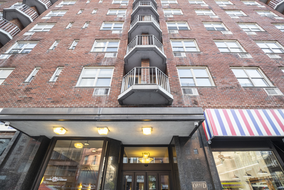 170 West 23rd Street, Unit 2F Manhattan, NY 10011 - Photo 9 of 12