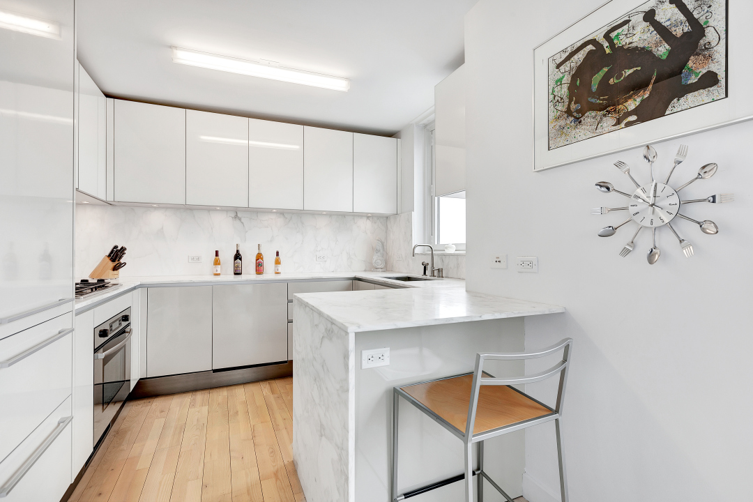 322 West 57th Street, Unit 34D1 Manhattan, NY 10019 - Photo 5 of 17