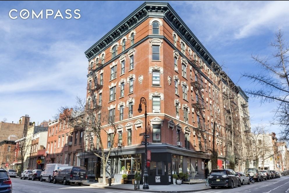 117 Perry Street, Unit 8 Manhattan, NY 10014 - Photo 6 of 6