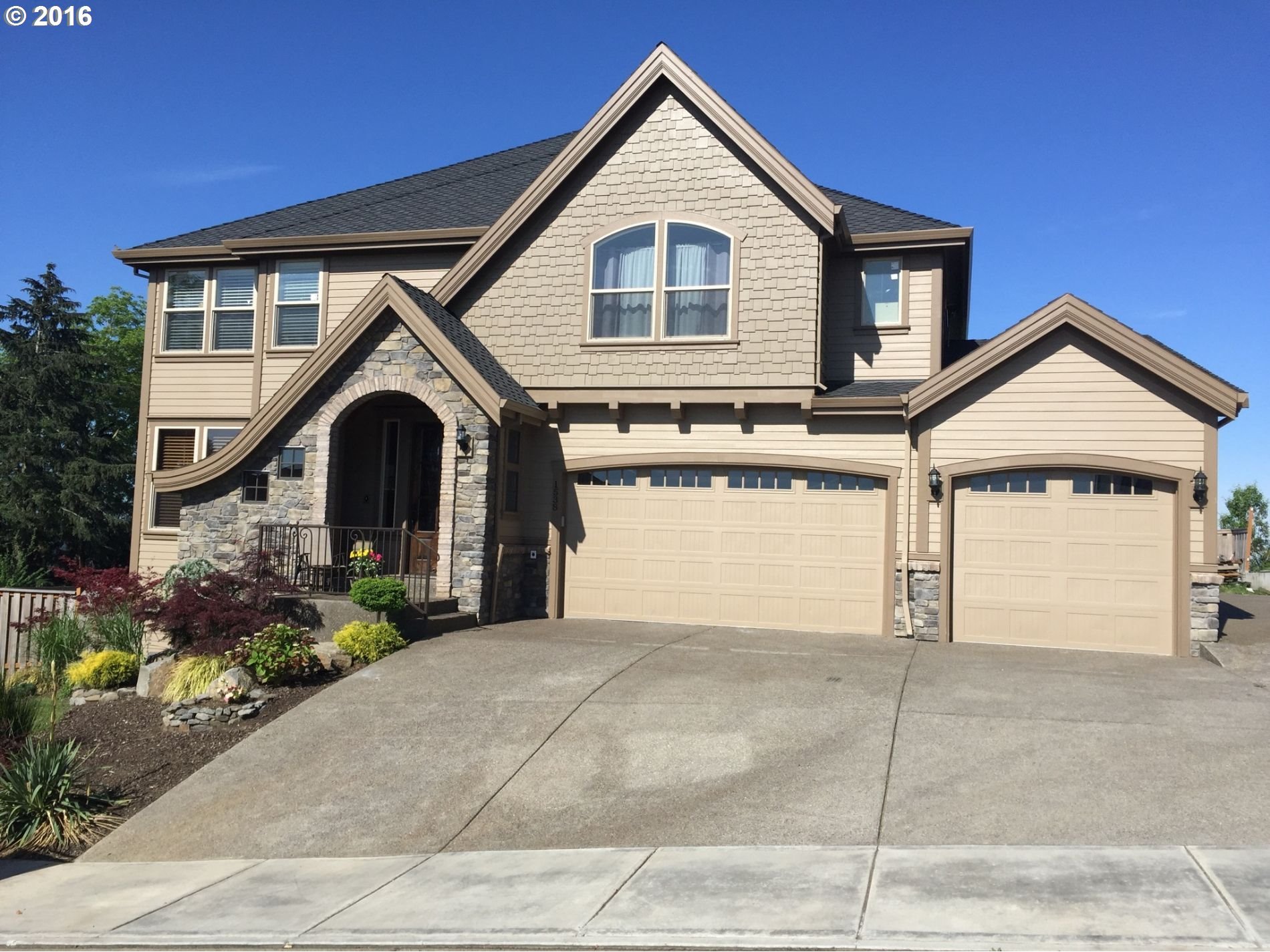 1538 Southwest Walters Loop Gresham, OR 97080 - Photo 1 of 20 Gallery Image 1