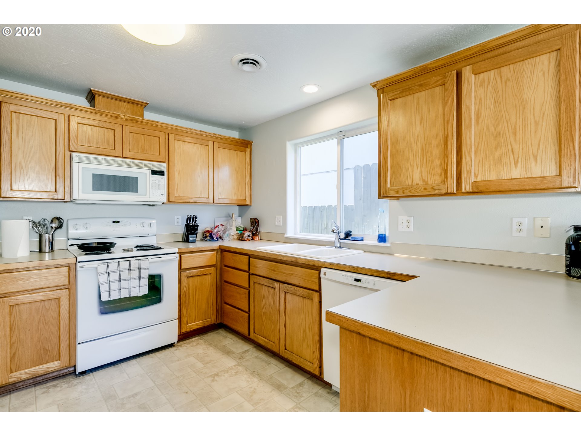 4138 South E Street Springfield, OR 97478 - Photo 10 of 23
