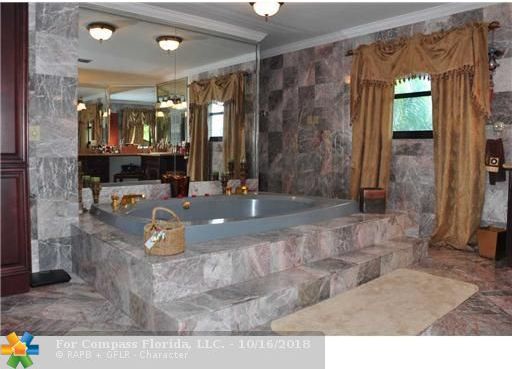 2009 Sunrise Key Boulevard Fort Lauderdale, FL 33304 - Photo 12 of 25