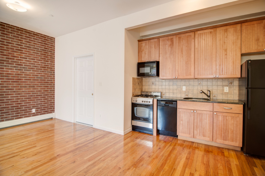 64 Maspeth Avenue, Unit 4B Brooklyn, NY 11211 - Photo 2 of 4