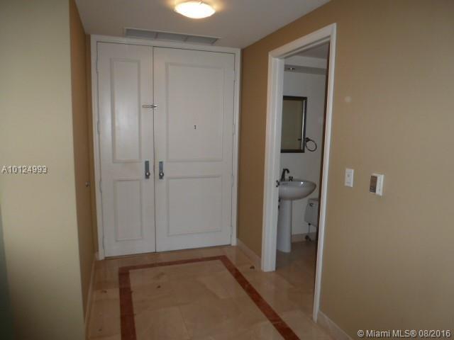 848 Brickell Key Drive, Unit 3905 Miami, FL 33131 - Photo 7 of 12