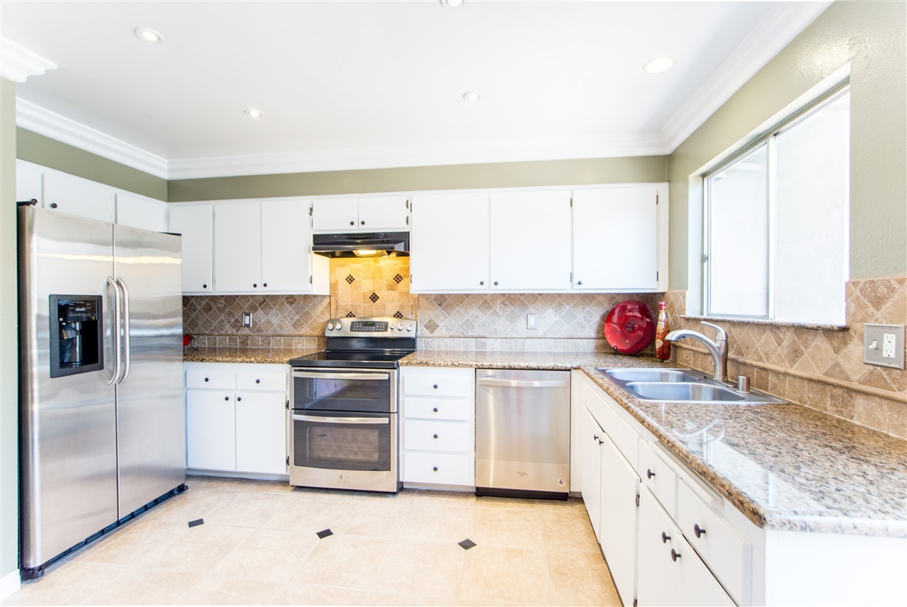 280 Espanas Glen Escondido, CA 92026 - Photo 10 of 25