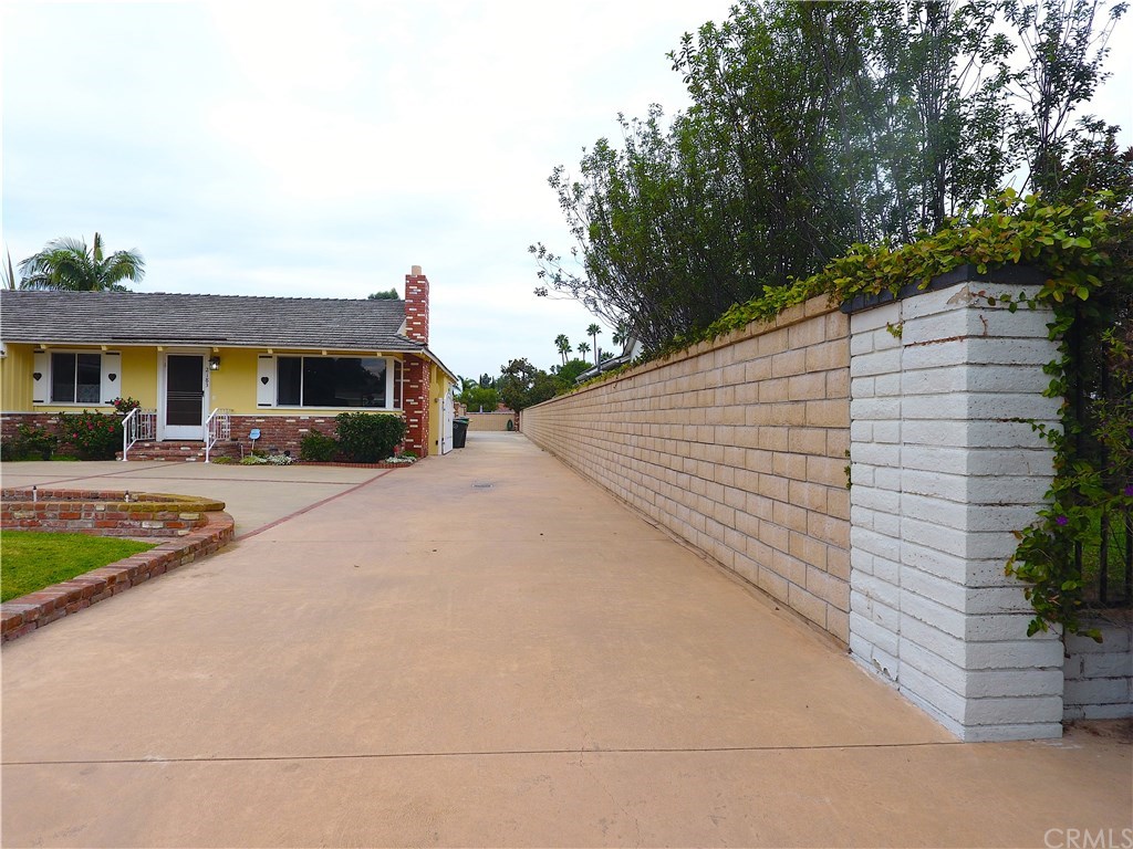 2183 Tustin Avenue Costa Mesa, CA 92627 - Photo 8 of 16