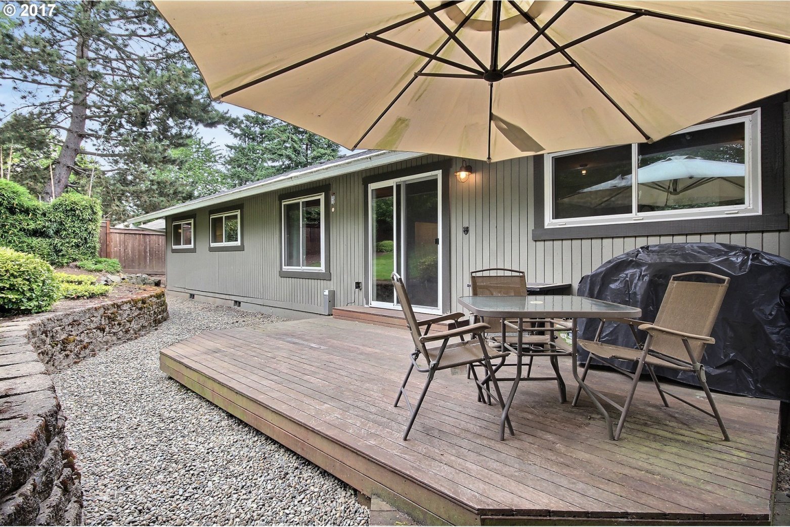 2133 Southwest Marigold Street Portland, OR 97219 - Photo 17 of 20 Gallery Image 17