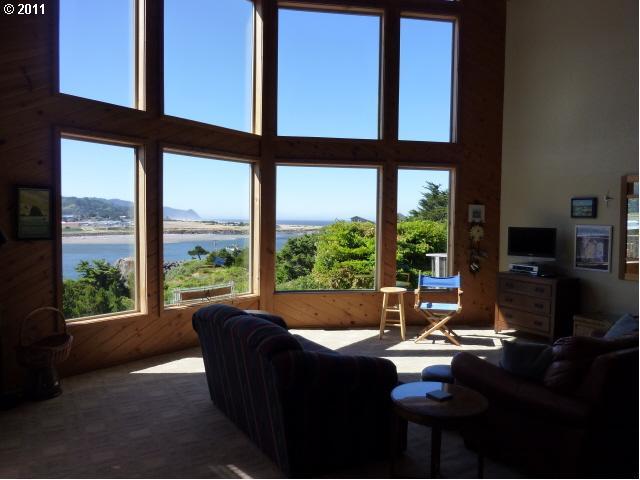 94115 Doyle Point Road Gold Beach, OR 97444 - Photo 5 of 16 Gallery Image 5