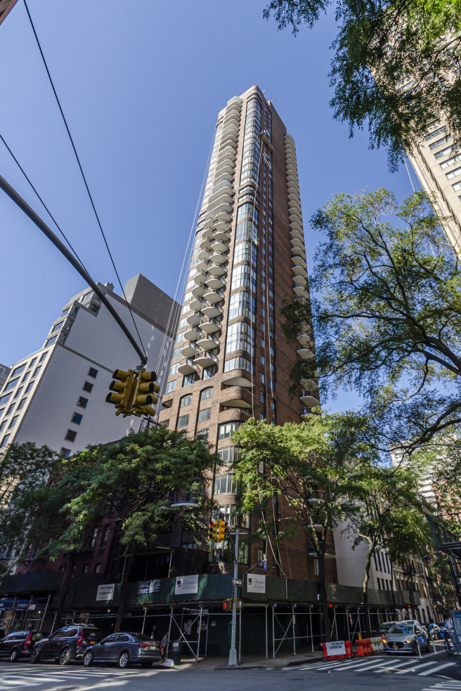 52 E End Ave, Manhattan, NY 10028 - Photo 1 of 3