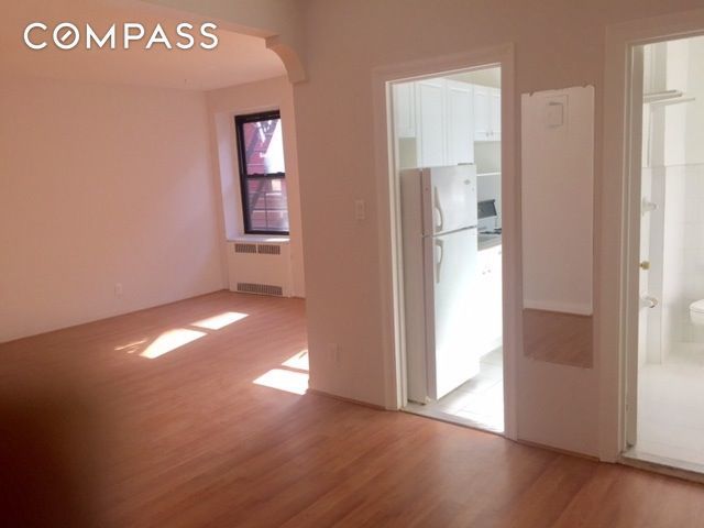 209 West 104th Street, Unit 2C Manhattan, NY 10025 - Photo 6 of 10