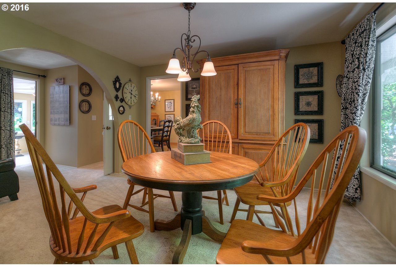 842 Hylo Road Southeast Salem, OR 97306 - Photo 10 of 28 Gallery Image 10