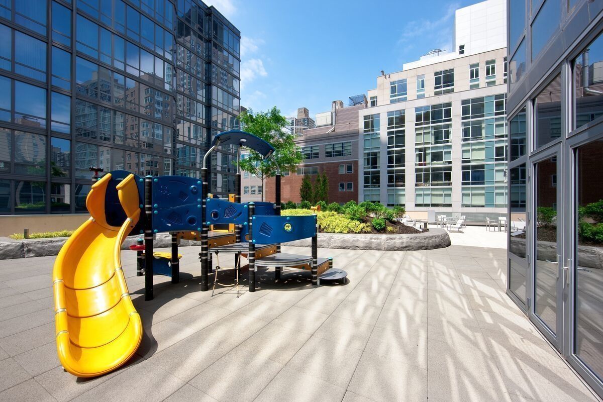 Element 555 W 59th St, Manhattan, NY 10019 - Photo 15 of 19