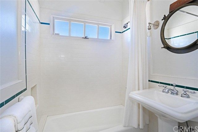 $2,900,000 | 208 Grand Canal, Newport Beach, CA 92662