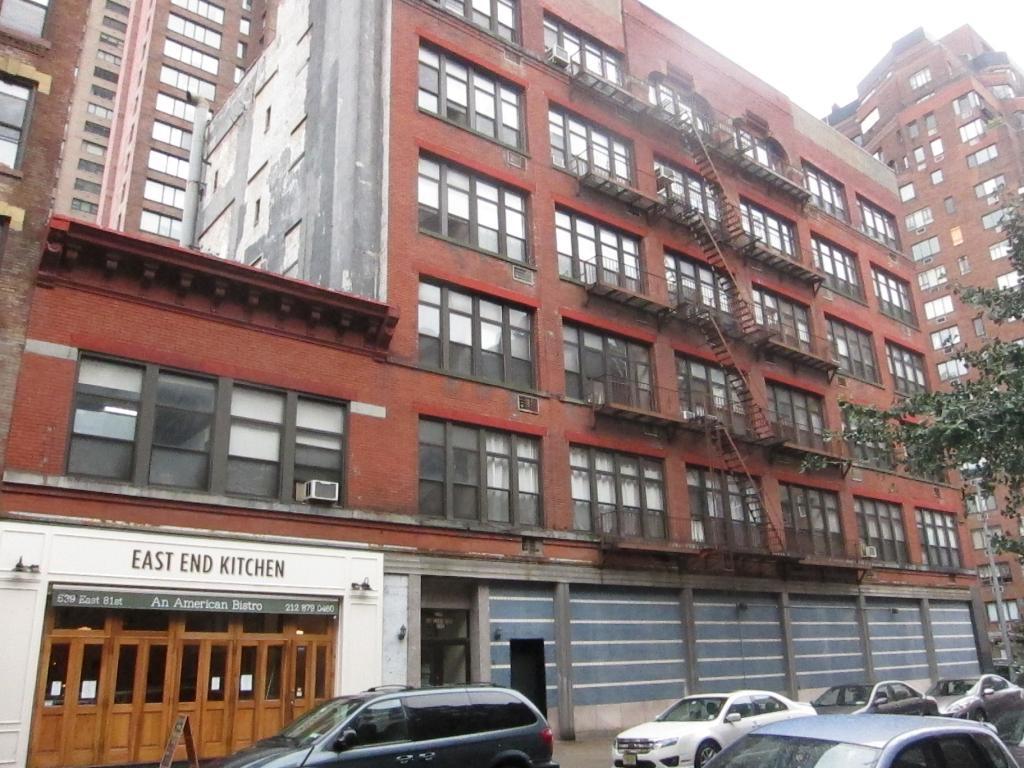 40 E End Ave, Manhattan, NY 10028 - Photo 2 of 2