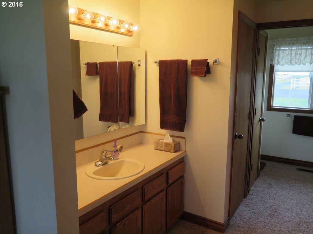 70549 Shaw Road Pendleton, OR 97801 - Photo 10 of 25