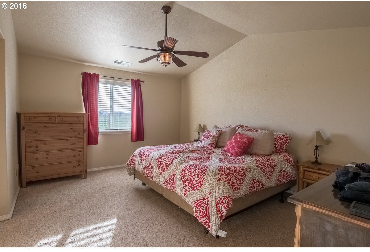 1266 Filbert Street Jefferson, OR 97352 - Photo 17 of 25 Gallery Image 17