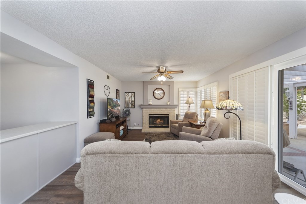 136 Sandpoint Lane Riverside, CA 92506 - Photo 11 of 35