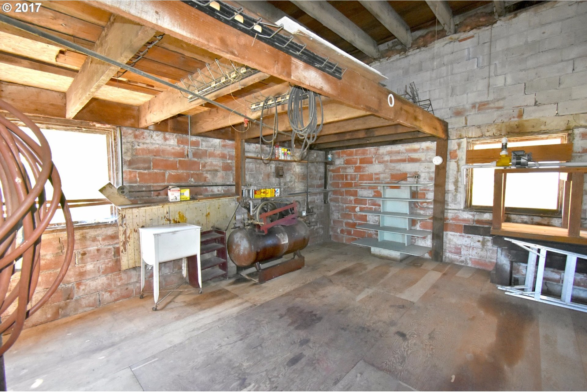 26720 Bellfountain Road Monroe, OR 97456 - Photo 5 of 32 Gallery Image 5