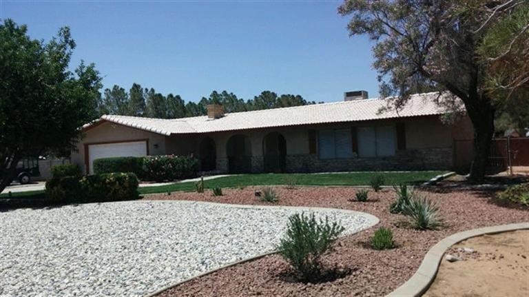 21440 Thunderbird Road Apple Valley, CA 92307 - Photo 1 of 1 Front view of 21440 Thunderbird