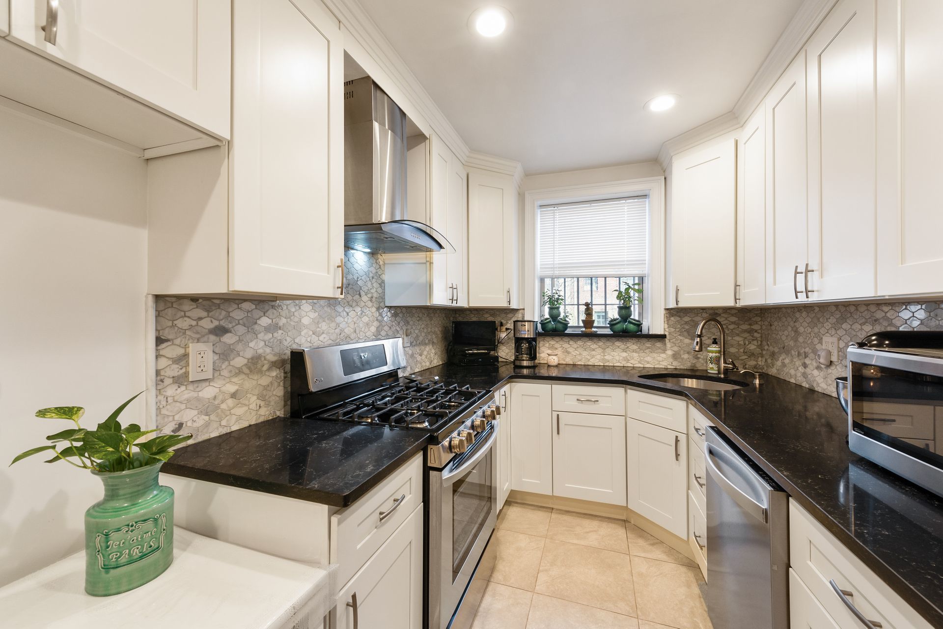 33-17 75th Street Queens, NY 11372 - Photo 5 of 21