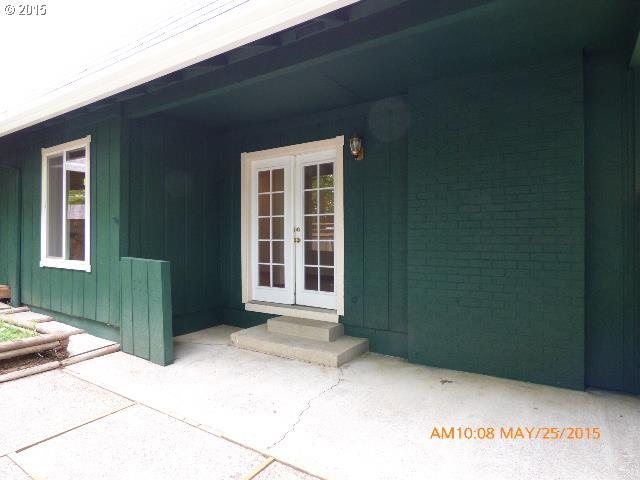 6585 Southwest 203rd Avenue Aloha, OR 97078 - Photo 2 of 16