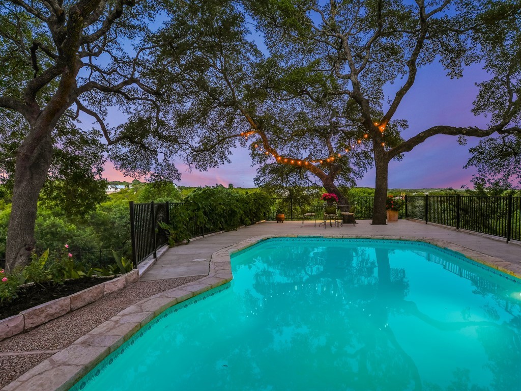 805 Crystal Mountain Drive Austin, TX 78733 - Photo 5 of 38