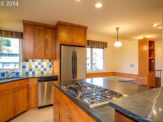 7821 Southwest Ruby Terrace Portland, OR 97219 - Photo 6 of 16