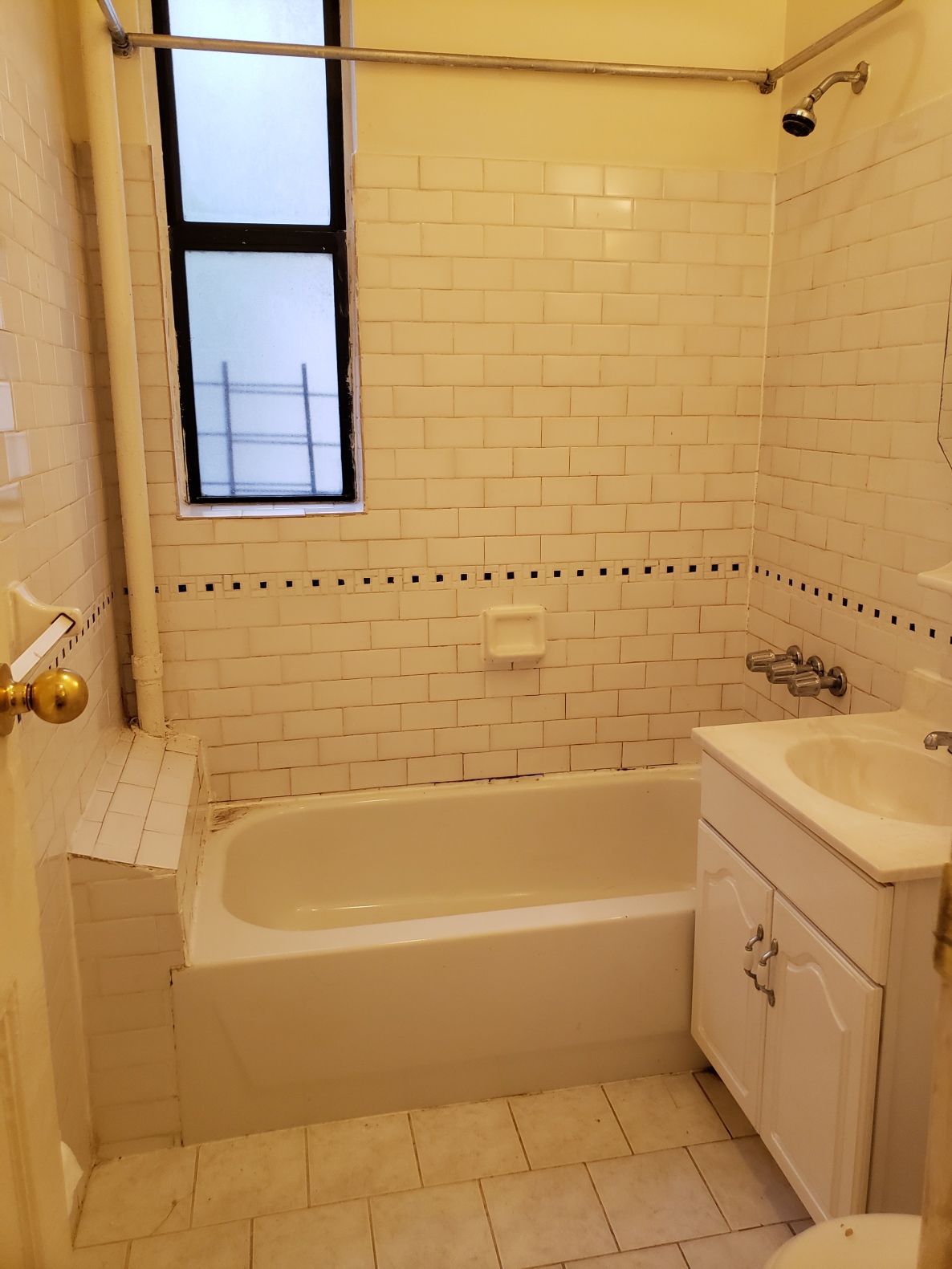 609 West 186th Street, Unit 1B Manhattan, NY 10033 - Photo 6 of 7