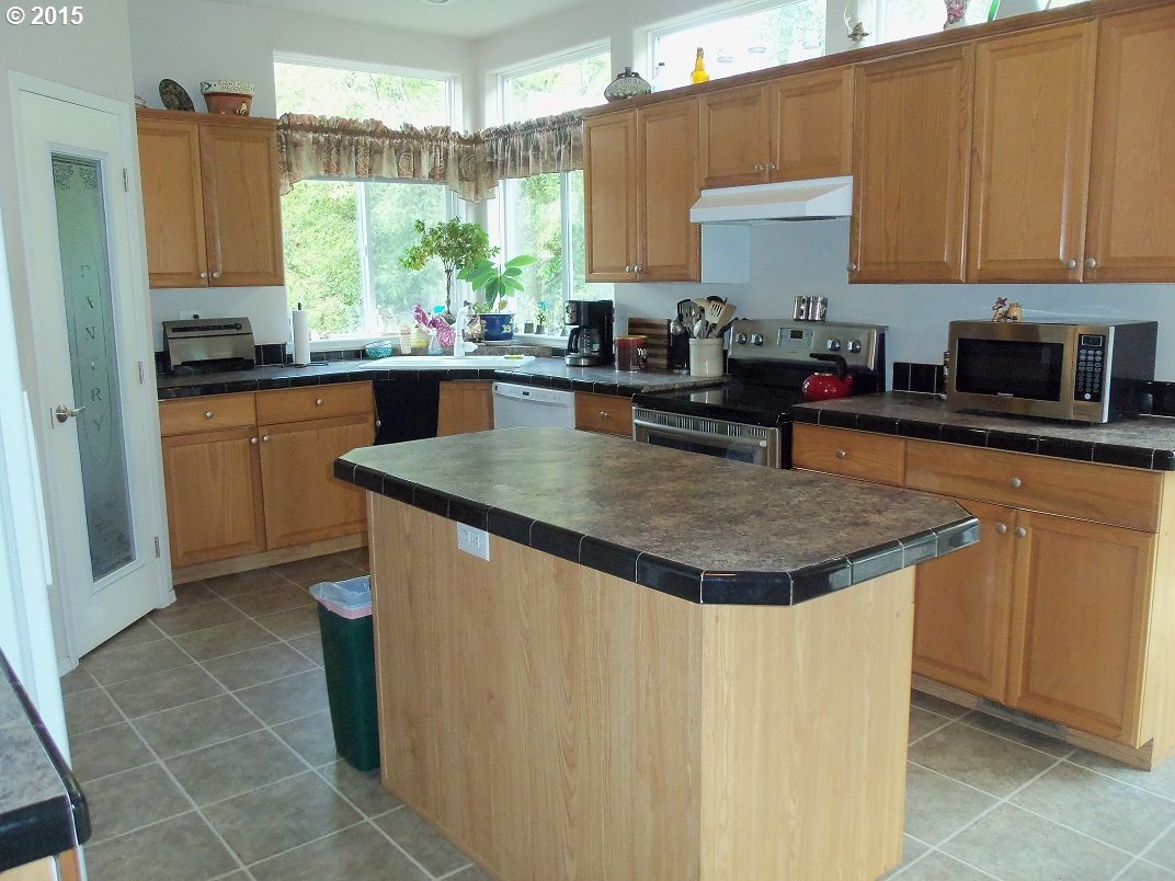 6208 Eightmile Road Dufur, OR 97021 - Photo 19 of 30 Gallery Image 19