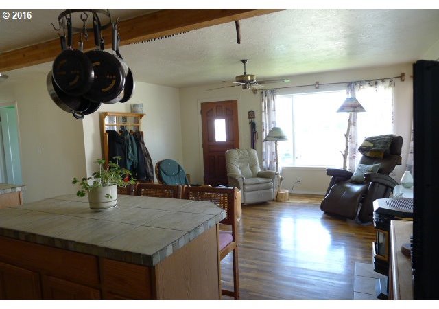 699 East Alder Place Reedsport, OR 97467 - Photo 14 of 18 Gallery Image 14
