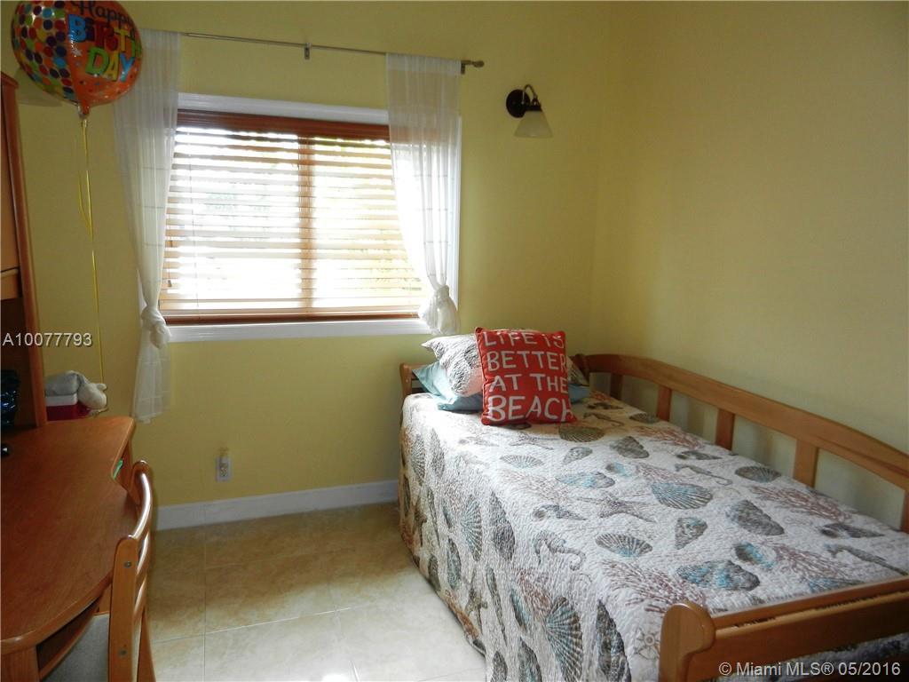 9208 Byron Avenue Surfside, FL 33154 - Photo 13 of 16