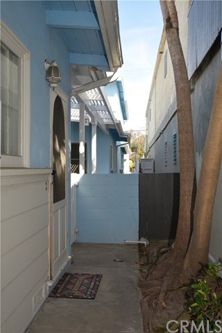 138 11th Street Seal Beach, CA 90740 - Photo 4 of 12