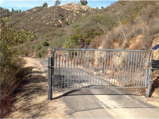 2215 Riverview Road Fallbrook, CA 92028 - Photo 2 of 17