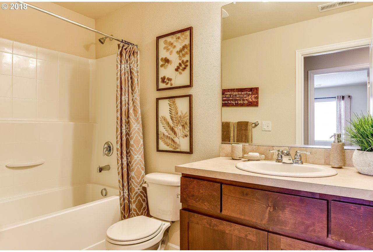 2344 Southeast 16th Alley Gresham, OR 97080 - Photo 11 of 16