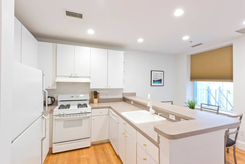140 Boylston Street, Unit 10 Boston, MA 02116 - Photo 4 of 8