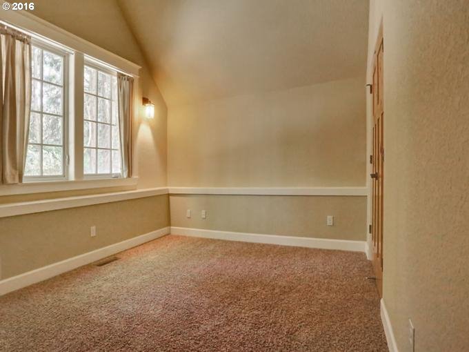 17896 Kelok Road Lake Oswego, OR 97034 - Photo 12 of 31 Gallery Image 12