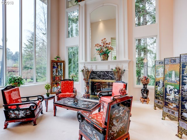 8644 Southwest Ravine Drive Beaverton, OR 97007 - Photo 5 of 32 Gallery Image 5