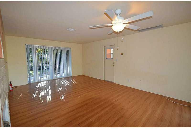 1306 North 30th Road Hollywood, FL 33021 - Photo 9 of 17 Gallery Image 9