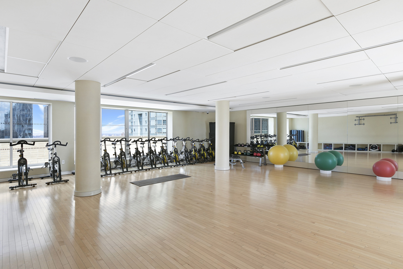 322 West 57th Street, Unit 45B Manhattan, NY 10019 - Photo 19 of 24