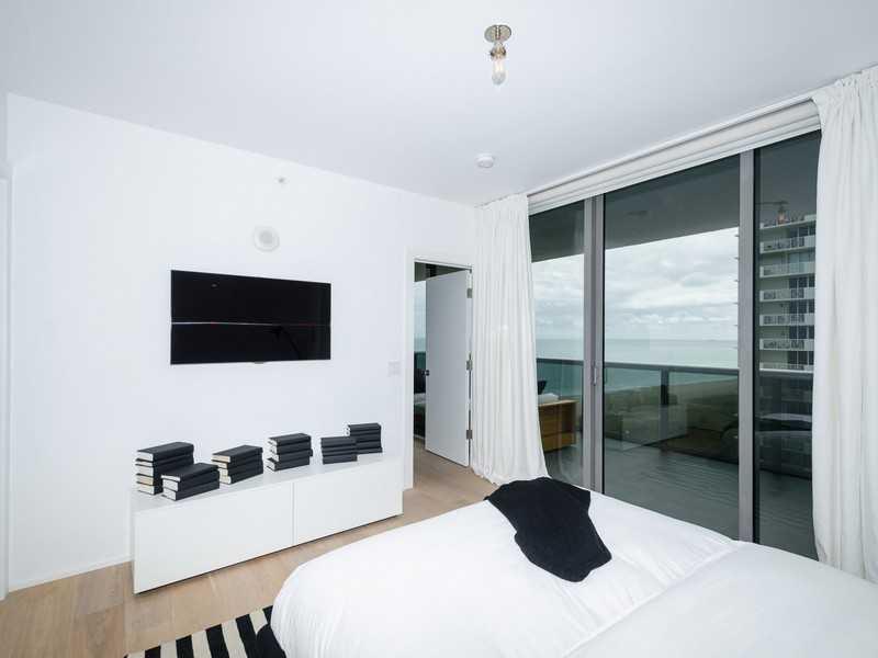 5875 Collins Avenue, Unit 1102 Miami Beach, FL 33140 - Photo 18 of 27