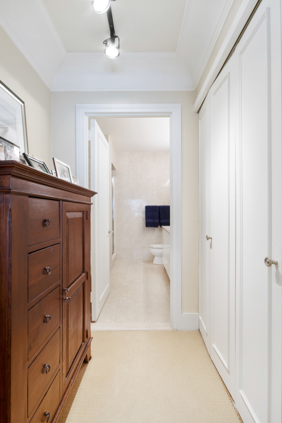 200 East 69th Street, Unit 7B Manhattan, NY 10021 - Photo 8 of 9