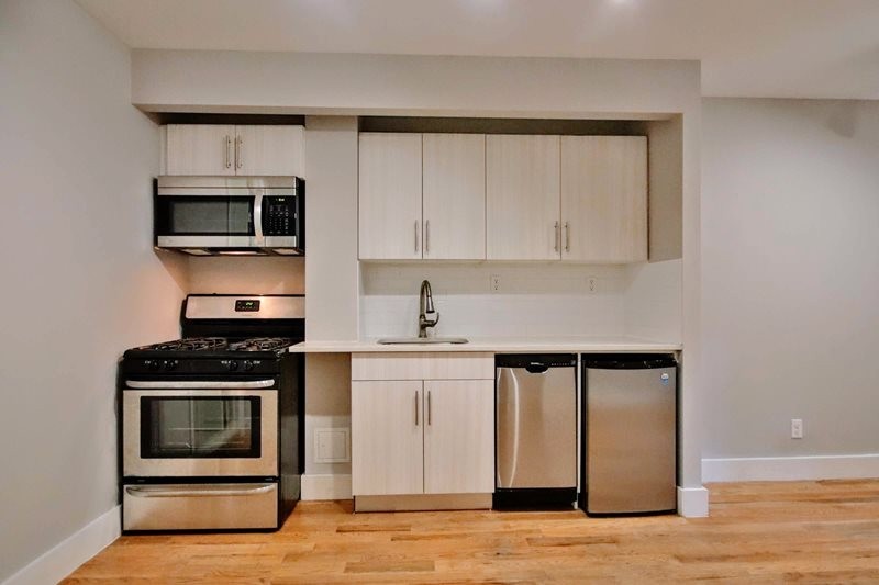 122 East 7th Street, Unit 2RE Manhattan, NY 10009 - Photo 5 of 9