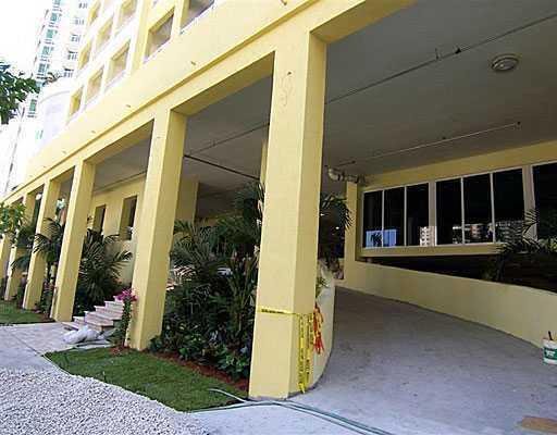 170 Southeast 14th Street, Unit 2202 Miami, FL 33131 - Photo 2 of 8