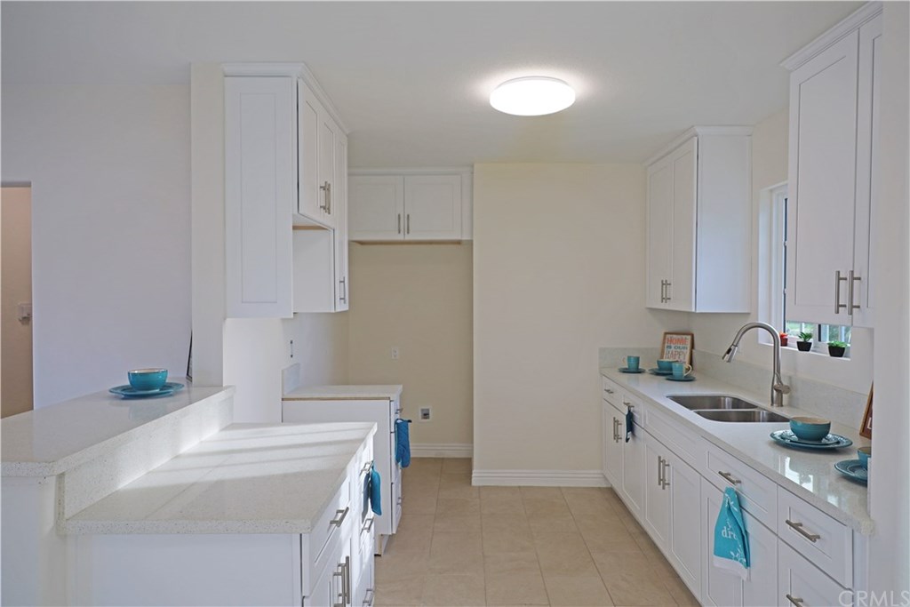 901 South Clymar Avenue Compton, CA 90220 - Photo 4 of 12