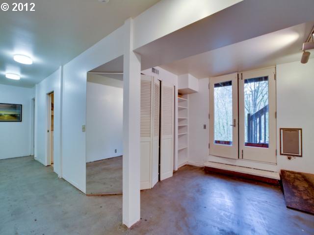 3528 Southwest Beaverton Court Portland, OR 97239 - Photo 5 of 15