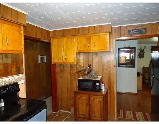 678 Browntown Road New Stanton, PA 15672 - Photo 3 of 12 Gallery Image 3