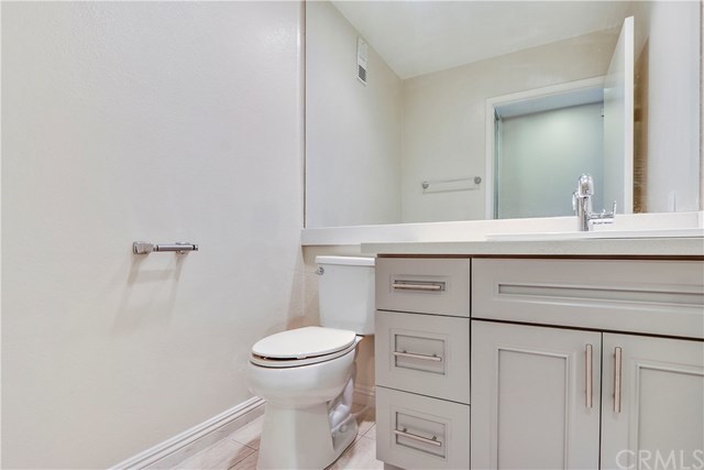 4 Flores Irvine, CA 92612 - Photo 13 of 27